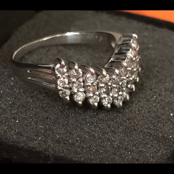 Platinum diamond ring - Picture 3 of 5